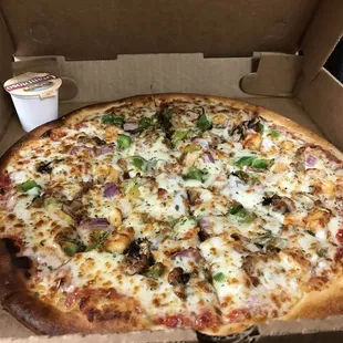 I always get the chicken veggie pizza which I high recommend but this time the new chef managed to make it 10x better.