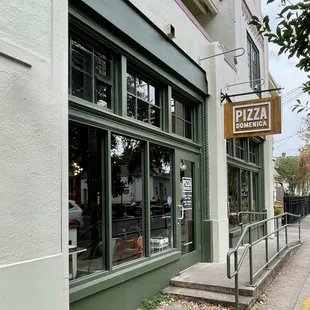 Pizza Dominica - Uptown, Magazine Street, West Riverside area.