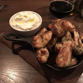 Garlic Knots