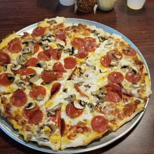 Large 2 toppings great organic crust