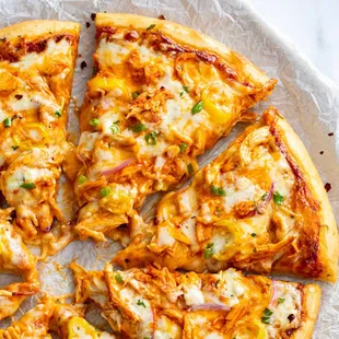 BUFFALO CHICKEN PIZZA