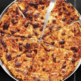 CLASSIC WELL DONE CHEESE PIZZA