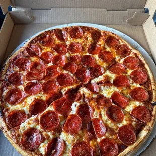 Beef Pepperoni Pizza (Pepperoni on top of cheese)
