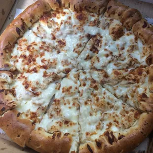 Chicken Alfredo, stuffed crust