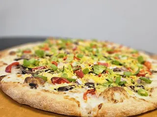 Round Pizza and Wings