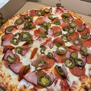 Medium pepperoni/ham/jalapeño