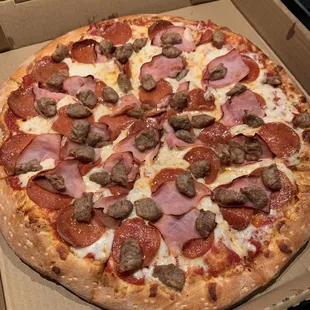Medium Meat lovers (Pepperoni, sausage, Canadian Bacon)