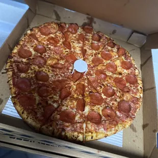 Pepperoni pizza - not great!