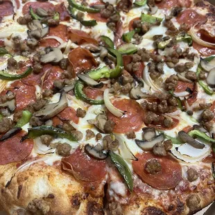 Deluxe Pizza