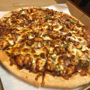 This BBQ Pizza is the BESTDeliciously spicy
