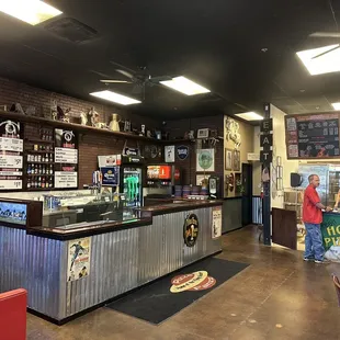 Pizza Fanzz now has a bar!