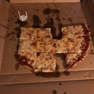 Absolutely the best thin crust pizza joint!!!! Throw up your "W"!