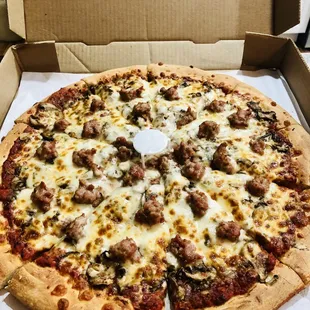Sausage &amp; mushroom pizza