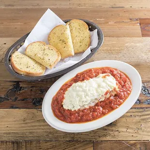 Beef lasagna and garlic toast