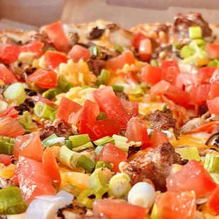 Specialty Pizza, 'Garlic Lovers' [close up]