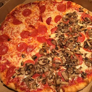 Hella good pepperoni &amp; 1/2 mushroom pizza!
