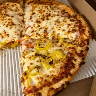 Cheese pizza with banana peppers