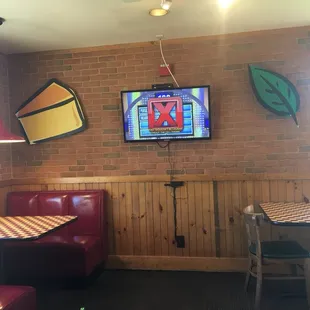 This Hut is legit, playing Family Feud in here! Haha