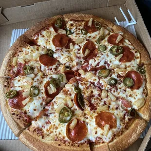 Large Pan Crust Pizza with Pepperoni, Pineapple, Jalapeño