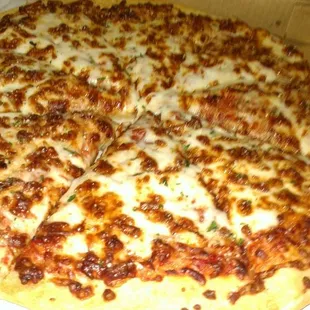 Not the most appealing cheese lover's pizza. The cheese was a bit burnt. Luckily my kids didn't mind so much.