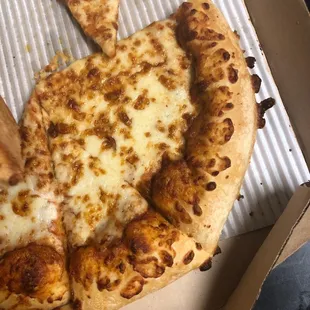 Hand tossed pizza with no garlic butter but it comes standard