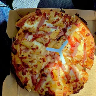Personal HAWAIIAN pizza.
