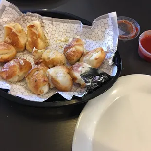 Garlic knots