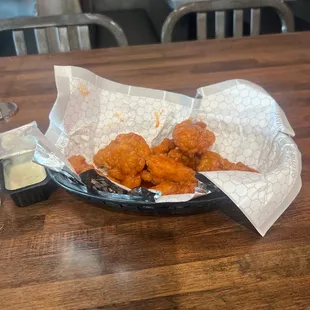 8 piece Buffalo wings