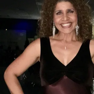 Hellen B.