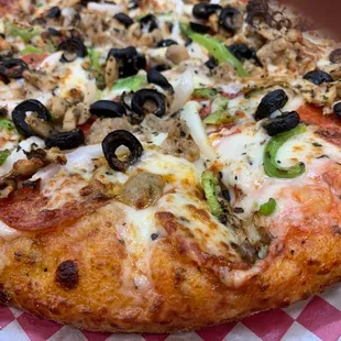 a close up of a pizza