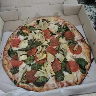 Small pepperoni artichoke spinach