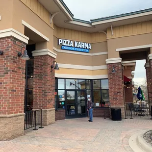 entrance to pizza karma