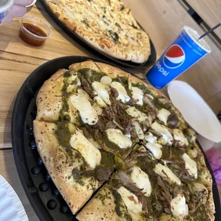 14" Large Hand-Tossed Creamy Garlic Sensation