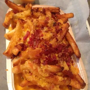 King cheese fries w/side of nacho cheese 5/5