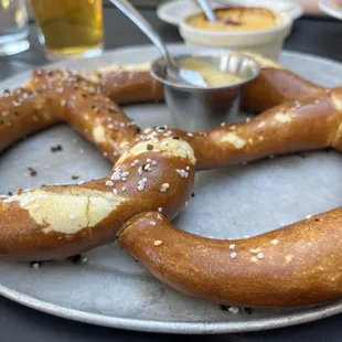 Pretzel &amp; cheese dipping sauce