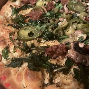 VEGAN: mushroom special + vegan beef, green olive, jalapeño, xtra riNOTa