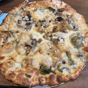 Mushroom specialty pizza