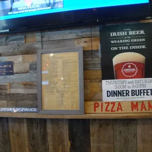 The Pizza Man is very patriotic, the U.S. Constitution behind the bar - cool!
