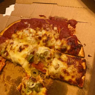 Small custom pizza loaded with sauce?