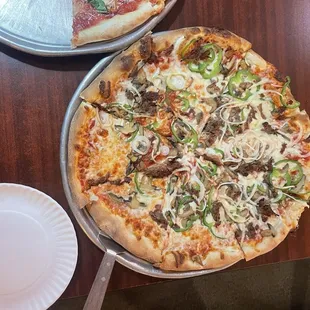 Deluxe steak pizza