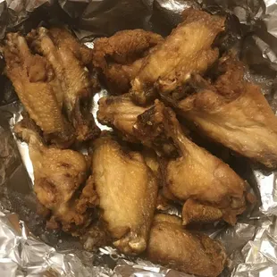 Wings came with no sauce!