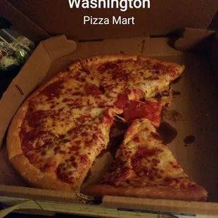 Medium pepperoni pizza