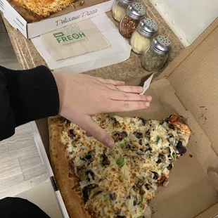 Hand to pizza size comparison - AMAZING