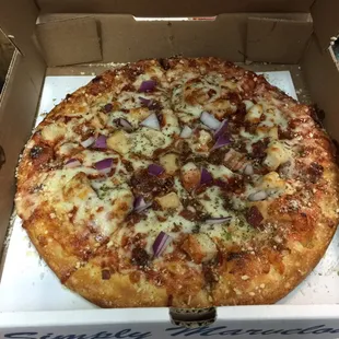 The most delicious bbq chicken pizza ever!