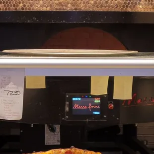 Pizza oven