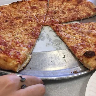 Cheese pizza pie