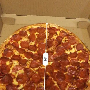Ordered an XL.  My pizza is 14".  Website states 18".  Boo!