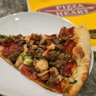 Big Sur (40 Cloves of Roasted Garlic, Pepperoni, Sausage, Portobello Mushrooms &amp; Green Onions) PMH's most popular pizza