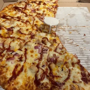 Perfect pizza.. bbq sauce is yum!