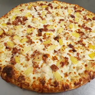 Chicken and bacon pizza